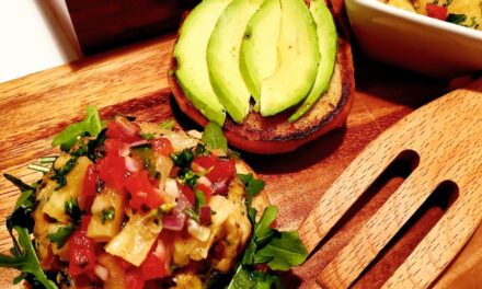 Ground Chicken and Spinach Burgers with Pineapple Salsa