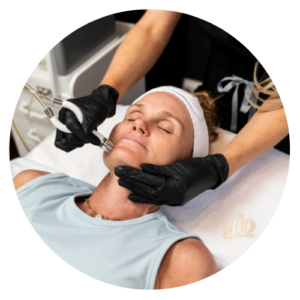 Glow Like a Diamond
A results-driven treatment
that exfoliates, extracts,
and infuses in one step
using a diamond-tipped
wand and medicalgrade
serum. With no
downtime, skin is
instantly smoother,
brighter, firmer, and
hydrated —perfect for busy
moms. Diamond Glow Facial
$250
Glo Medical Aesthetics
901.552.3461
Glomedmemphis.com